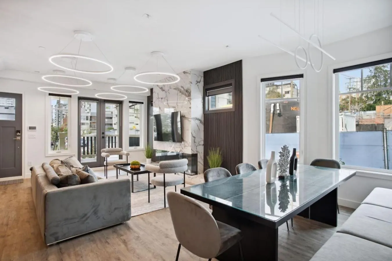 Luxury Downtown Home Near Beach Vancouver